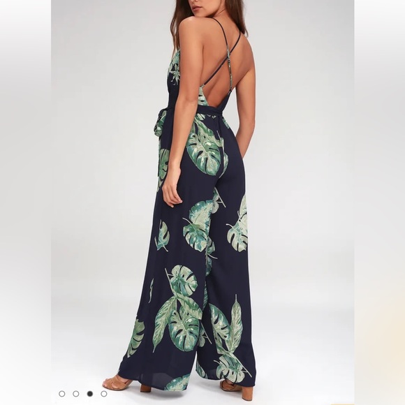 Lulu’s Womens Give Me A Tropical Leaf Printed Backless Wide Leg Jumpsuit Navy XS - Picture 4 of 13